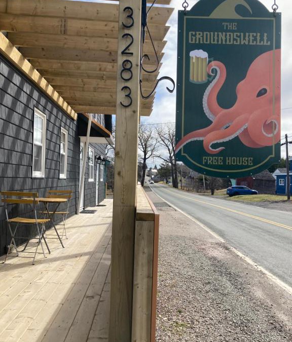 D'Escousse Hotel | Groundswell Pub & Inn
