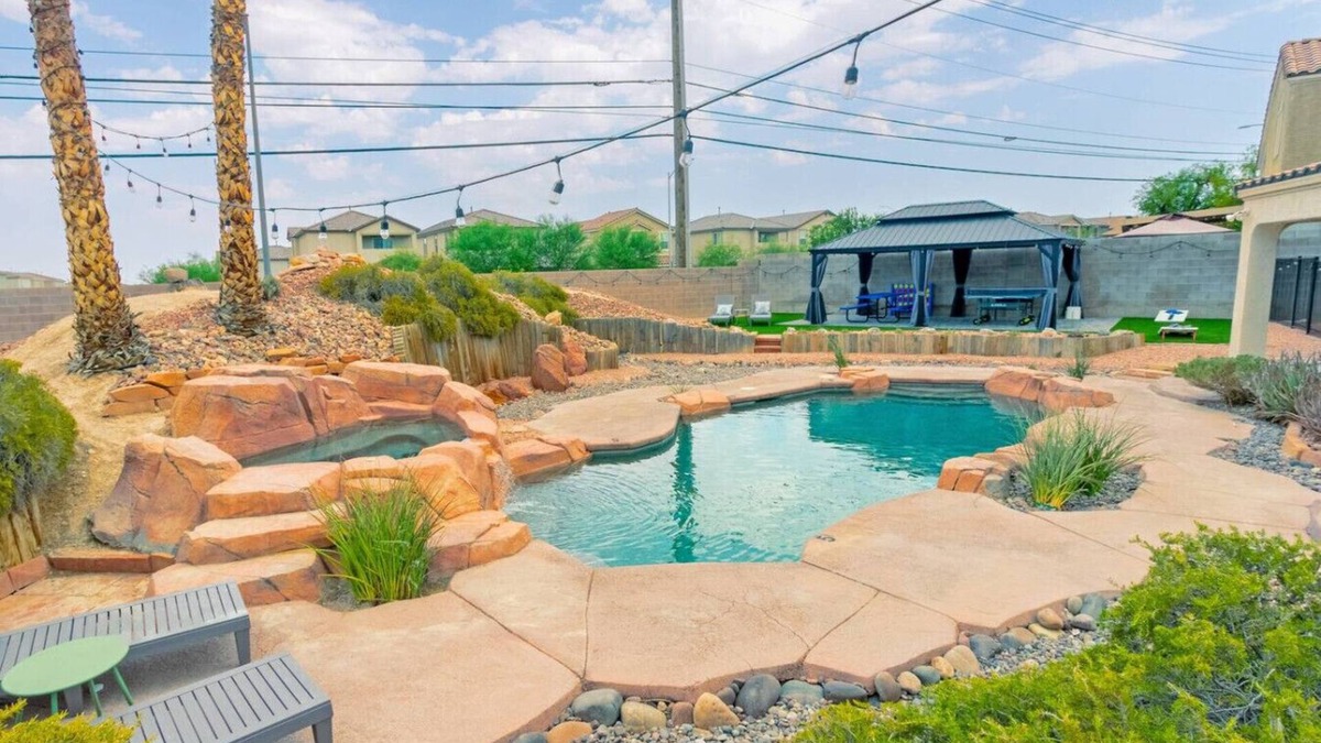North Las Vegas House | Group 5 BD Home w/Pool and more