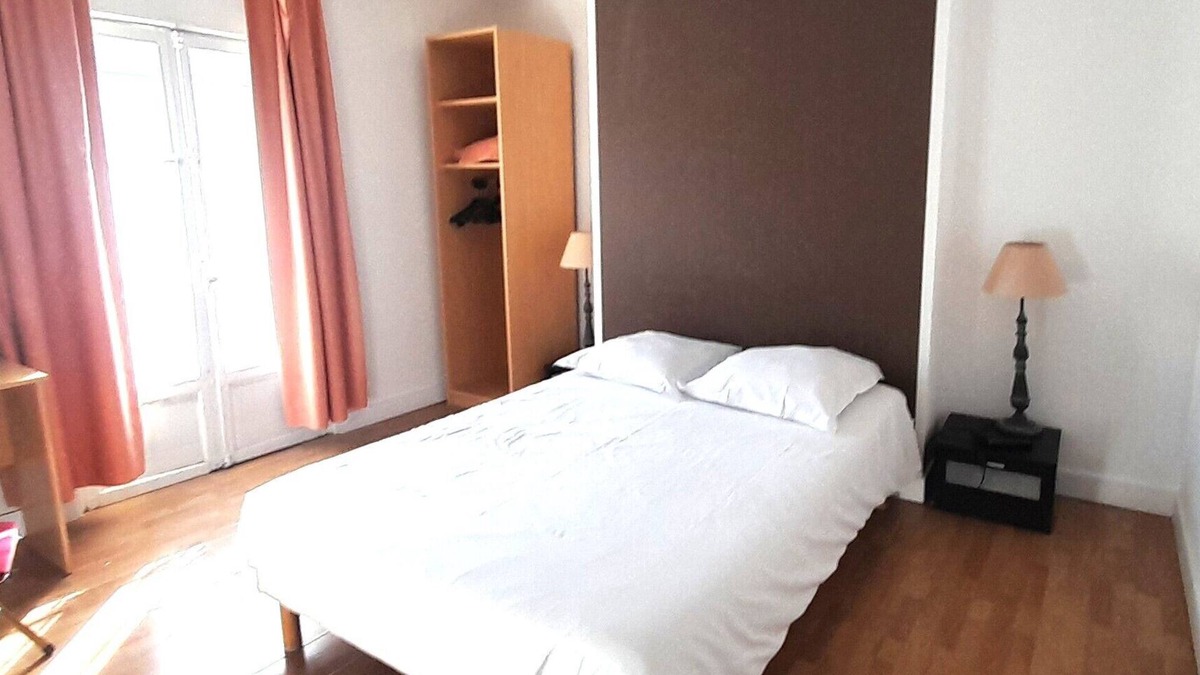 Villandry Apartment | Group accommodation in Villandry with terrace