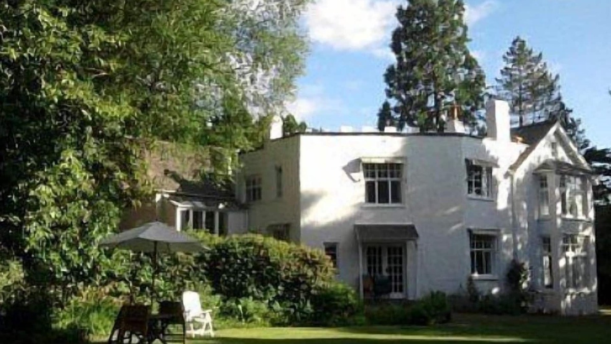 Machynlleth House | Group and Family Adventures in the Country Sleeps 19