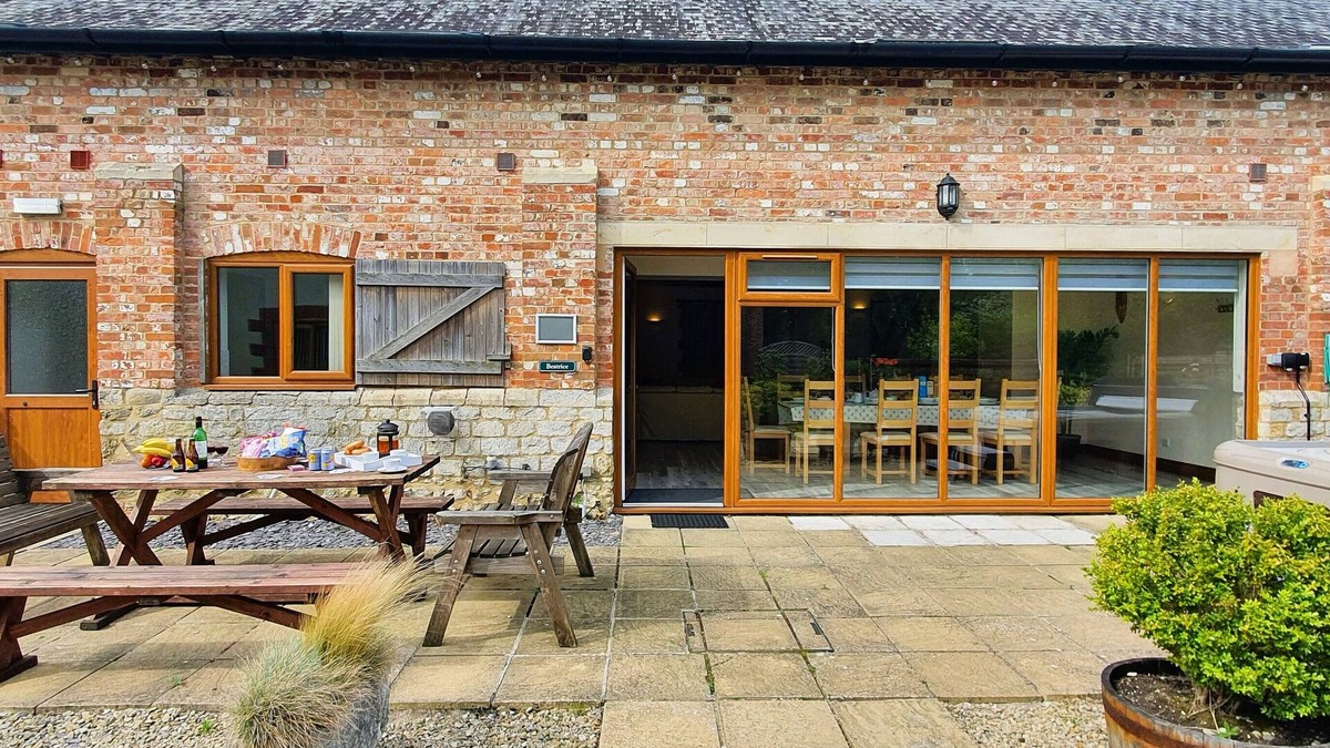 Woolland House | Group Barn Stay with Hot Tub & Pool – Beatrice at The Victorian Barn Dorset