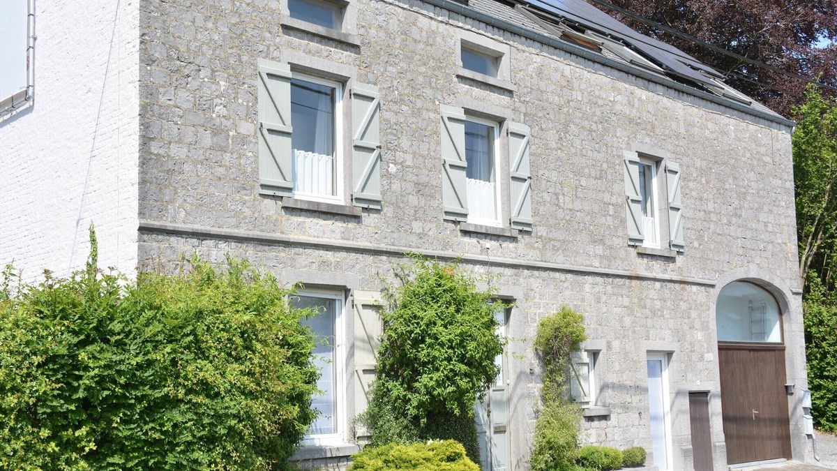 Anhee House | Group Escape by Molignée River