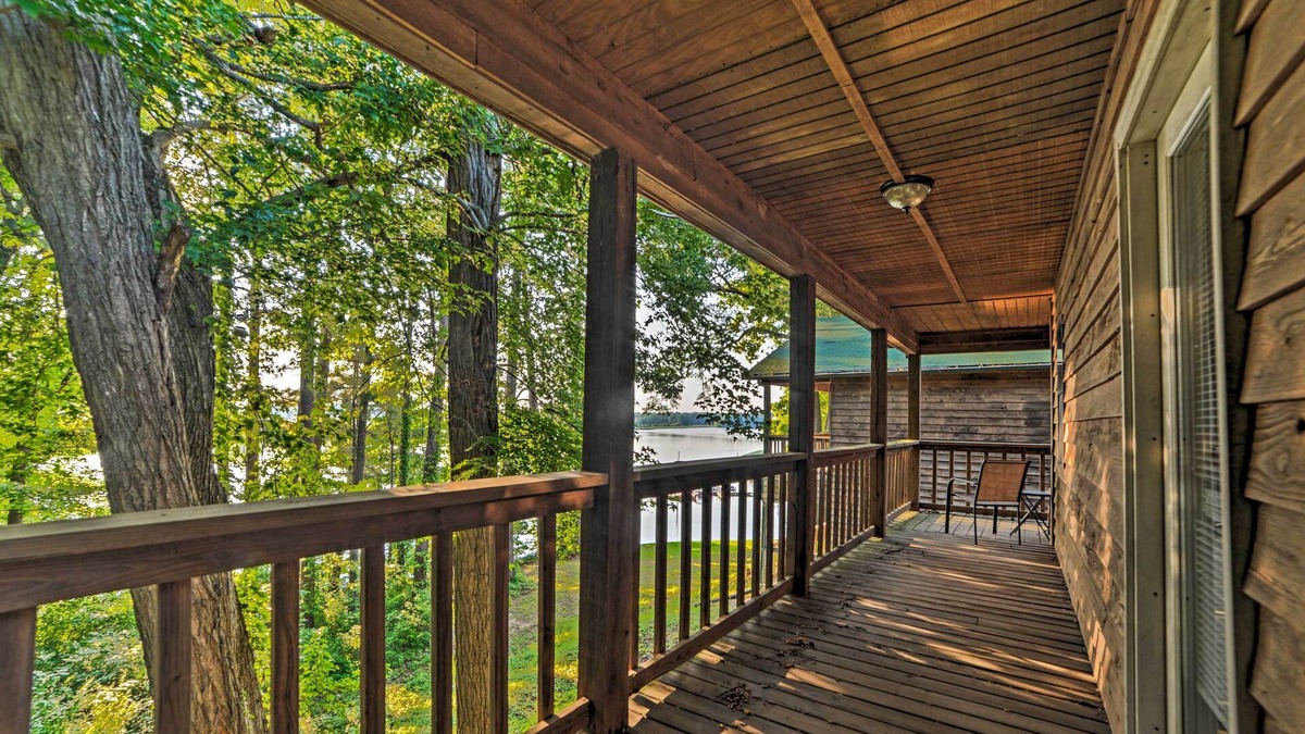 Springville Cabin | Group-Friendly Cabin on Kentucky Lake!