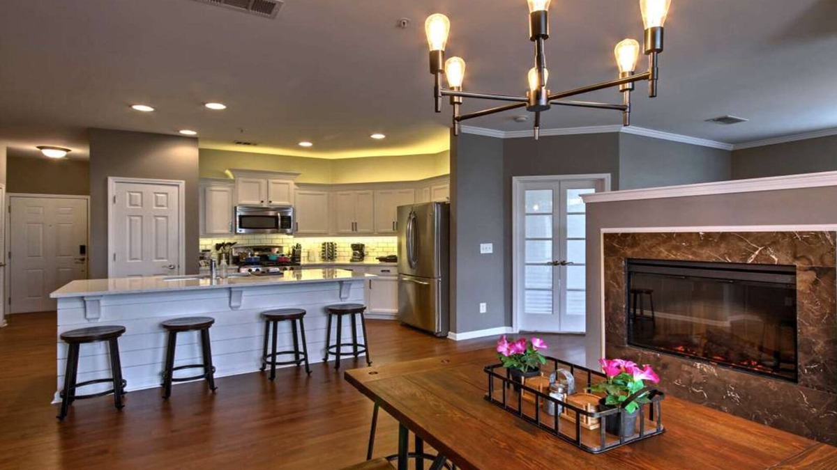 Smyrna Condo | Group Friendly Modern Home Sun trust Park/Atlanta