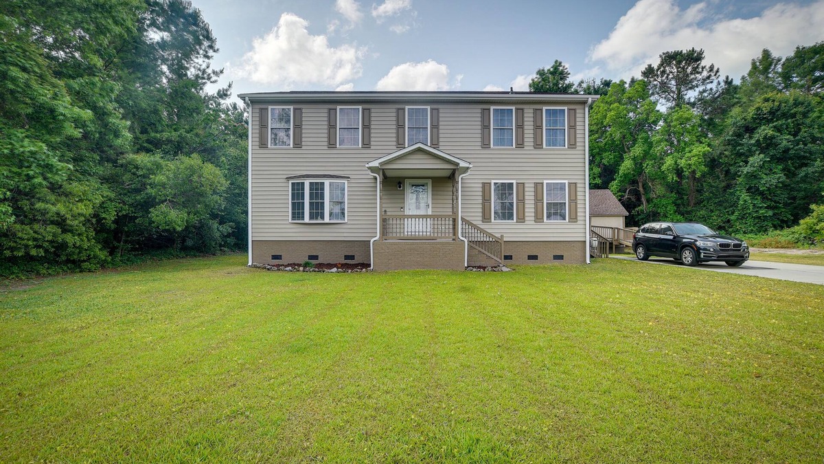 Socastee House | Group-Friendly Myrtle Beach House w/Deck