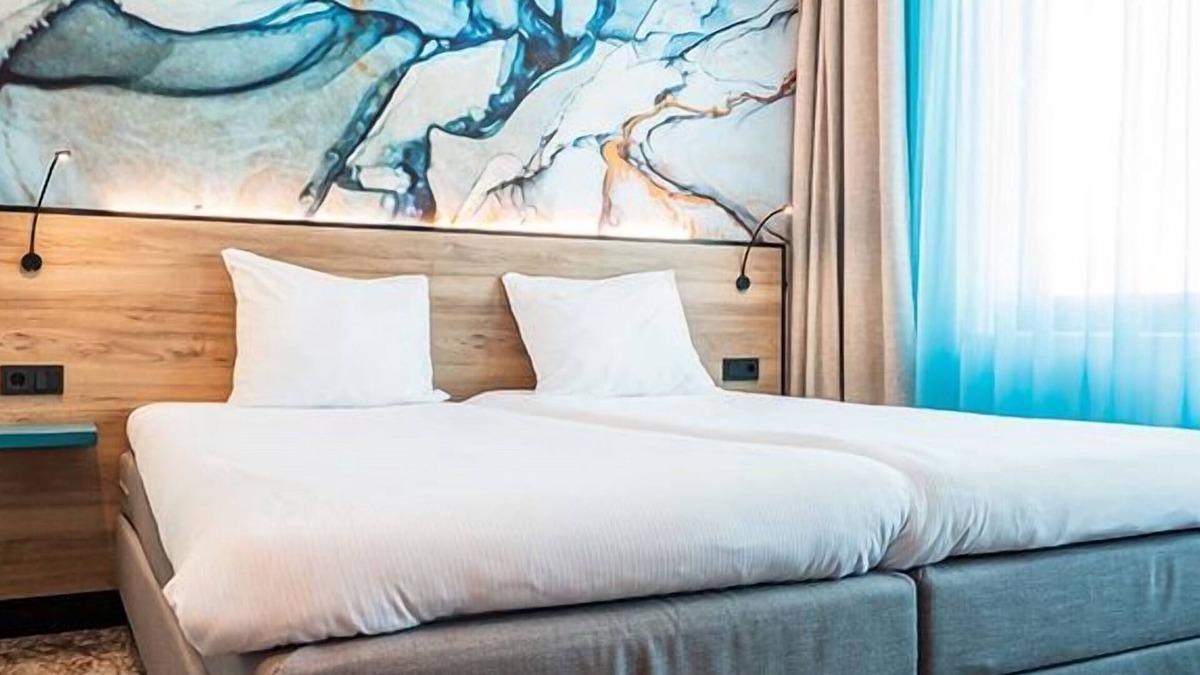Scheveningen Badplaats Hotel | Group Friendly Stays near City center, Local attractions & Seaside access!