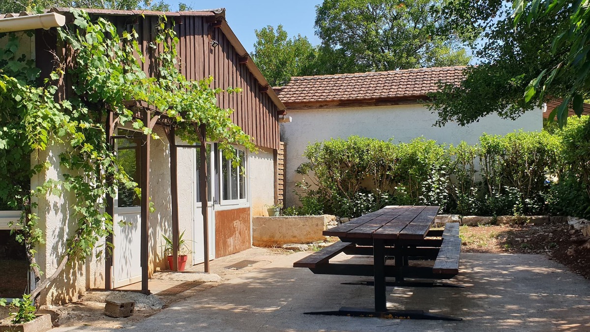 Gramat Cottage | Group gîte for up to 24 people in the heart of the Causse du Quercy