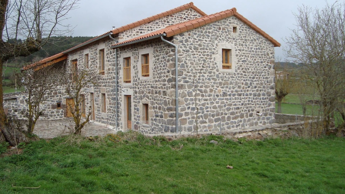 Saint-Arcons-de-Barges House | Group rural lodging - 3 ears "L'estaou" - 15 persons (19 beds)