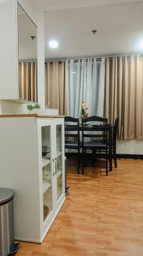 Malamig Apartment | Group Stay for 6 with 3 Bunk Beds, Kitchen, Wi-Fi & Netflix, Near MRT Boni