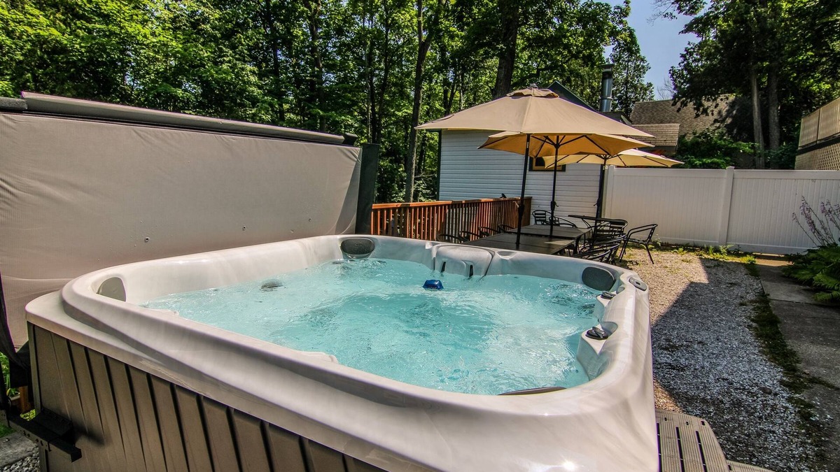 Ephraim House | Groups! HotTub! Huge Yard! Bikes/Kayaks/Games!