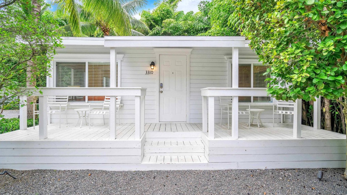 Southwest Coconut Grove House | Grove Bay 2/1 Gated Cottage | Near Downtown & Brickell
