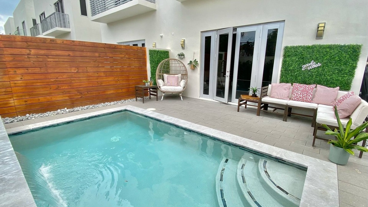 Southwest Coconut Grove House | Grove Casita w/plunge Pool, Gated, & Free Parking