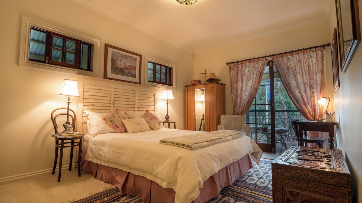 Ashgrove Bed & Breakfast | Grove Manor
