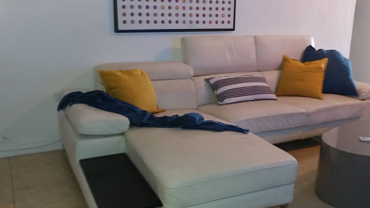 Camperdown Apartment | Grove Park Chill Spot.24 hrs security