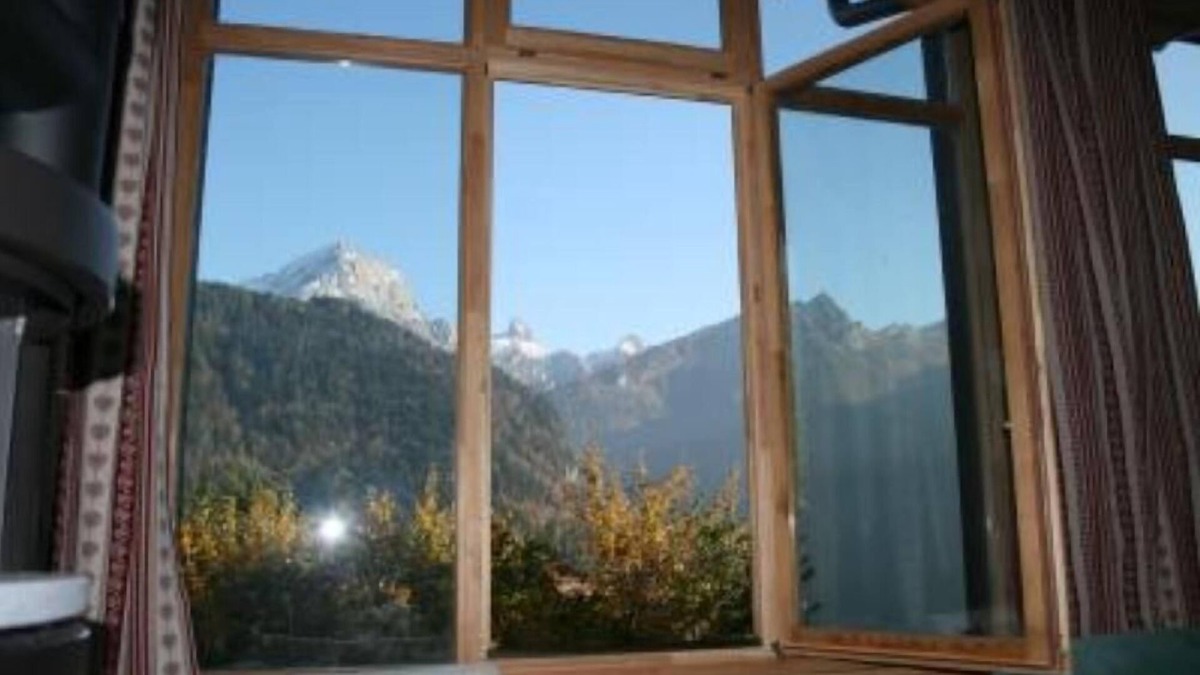 Barboleusaz Apartment | Gryon: spacious, bright apartment in authentic village