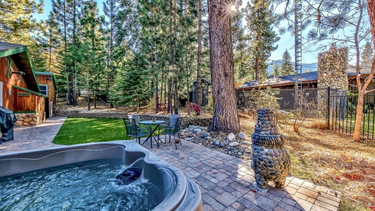 Lower Kingsbury House | GS117.Stateline Ski Cabin: 3 BR, 2 BA House in Stateline, Sleeps 6