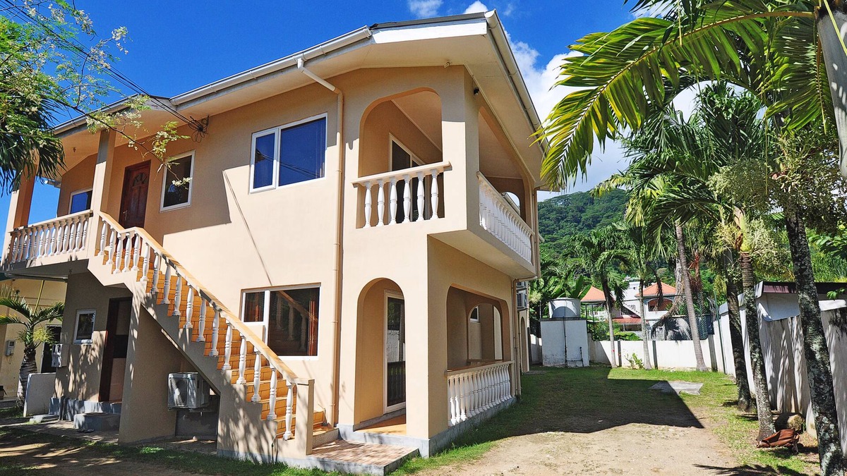 Beau Vallon Apartment | GT Self Catering Apartment - Apartment close to the Beach
