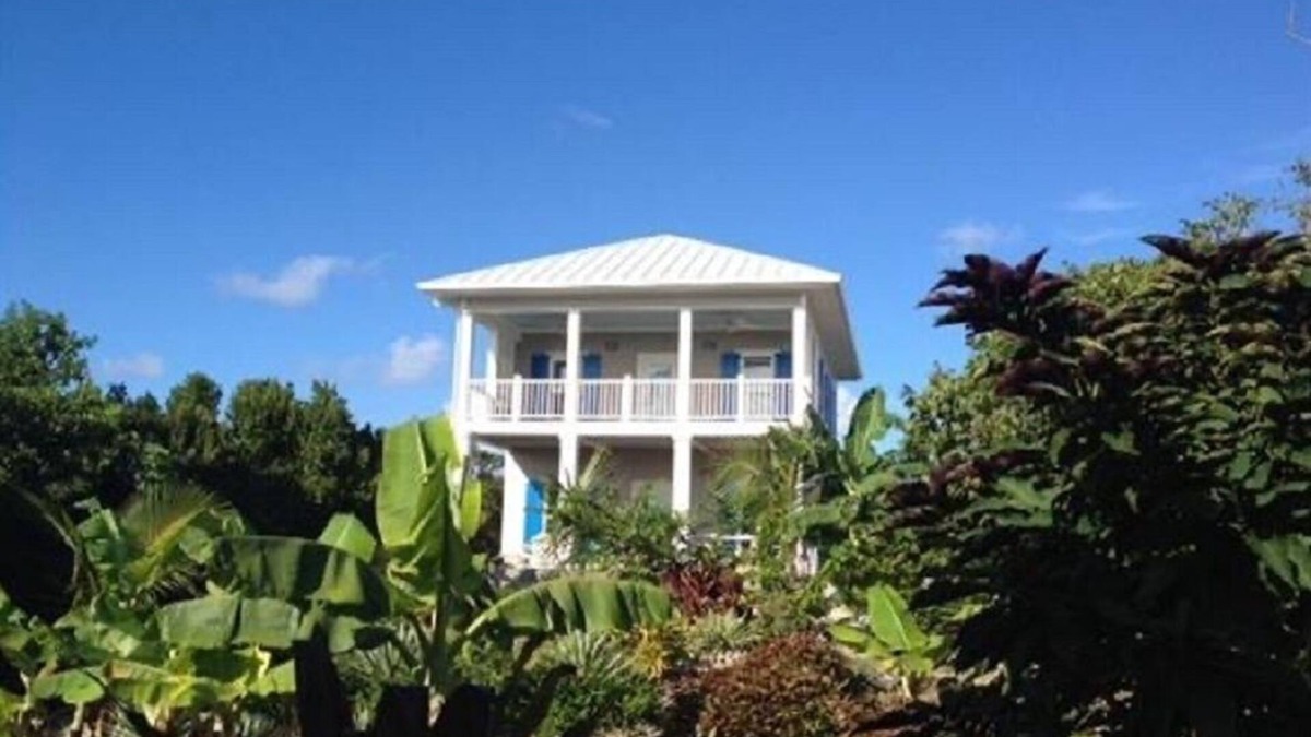 Great Guana Cay Cottage | Guana Breeze Cottage located between Bakers Bay and the settlement of Guana Cay.