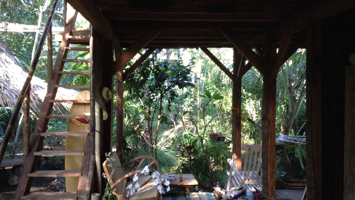 Batu Karas House | Gubuk Cinta di Kebun Pizza :