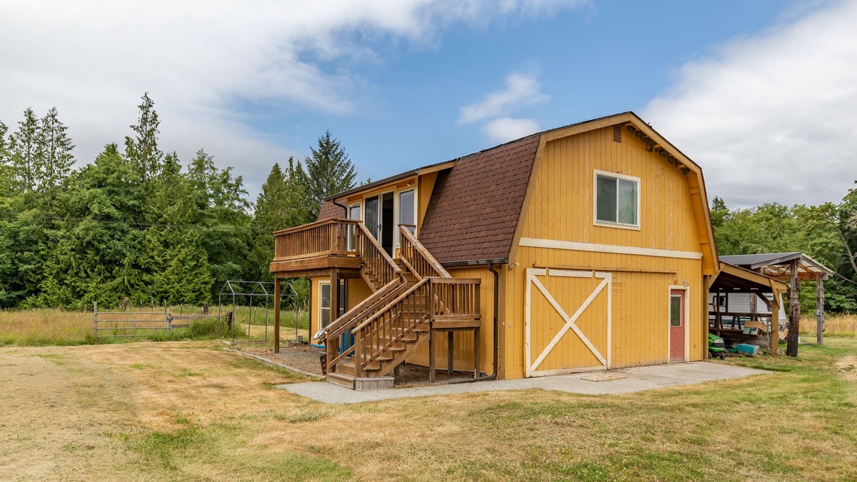 Anacortes Apartment | Guemes Island studio on woodlands