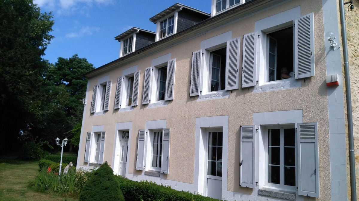 Sainte-Scolasse-sur-Sarthe House | guest rooms in the perch