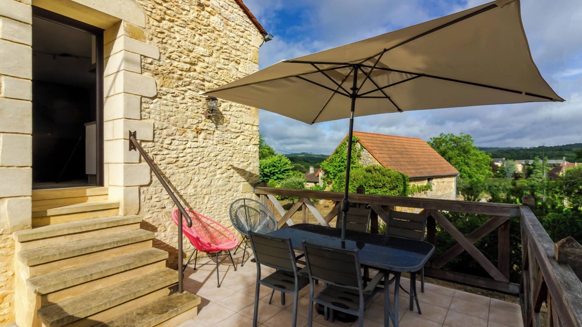 Proissans Bed & Breakfast | Guest Apartment – Comfort and Independence – Shared Pool