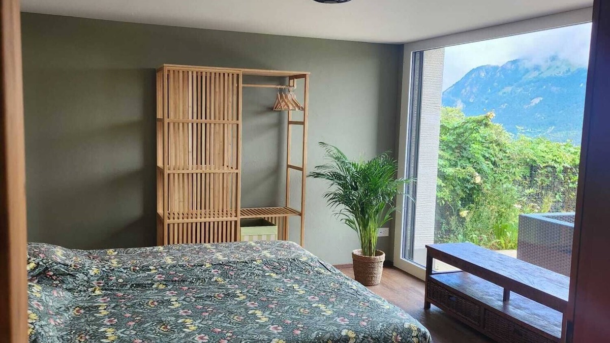 Ruetli Apartment | Guest apartment with breathtaking lake view in the Swiss mountains