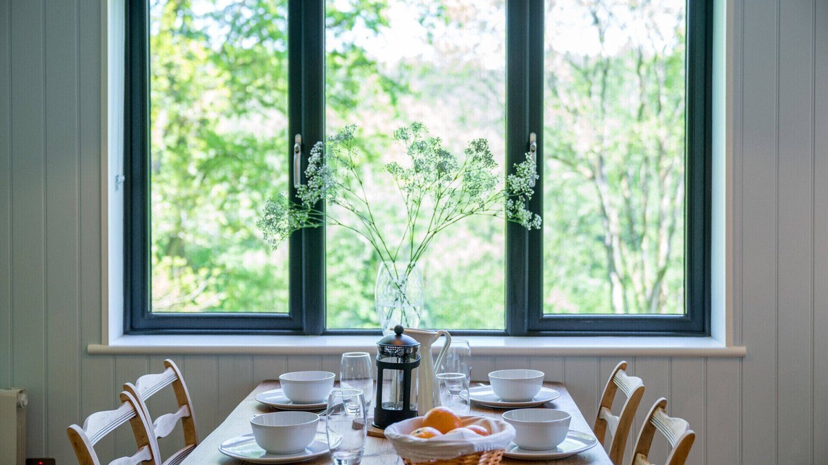 Hindhead Cabin | Guest Cabin in the Hampshire Woods