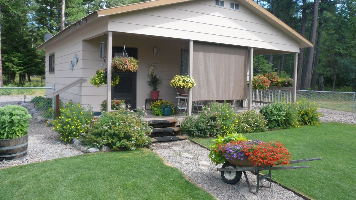 Bigfork Cabin | GUEST CABIN IN THE WOODS
