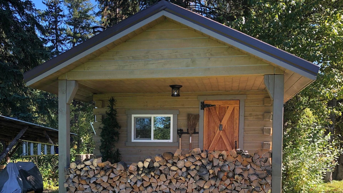 Regional District of Fraser-Fort George Cabin | Guest cabin on quiet lake