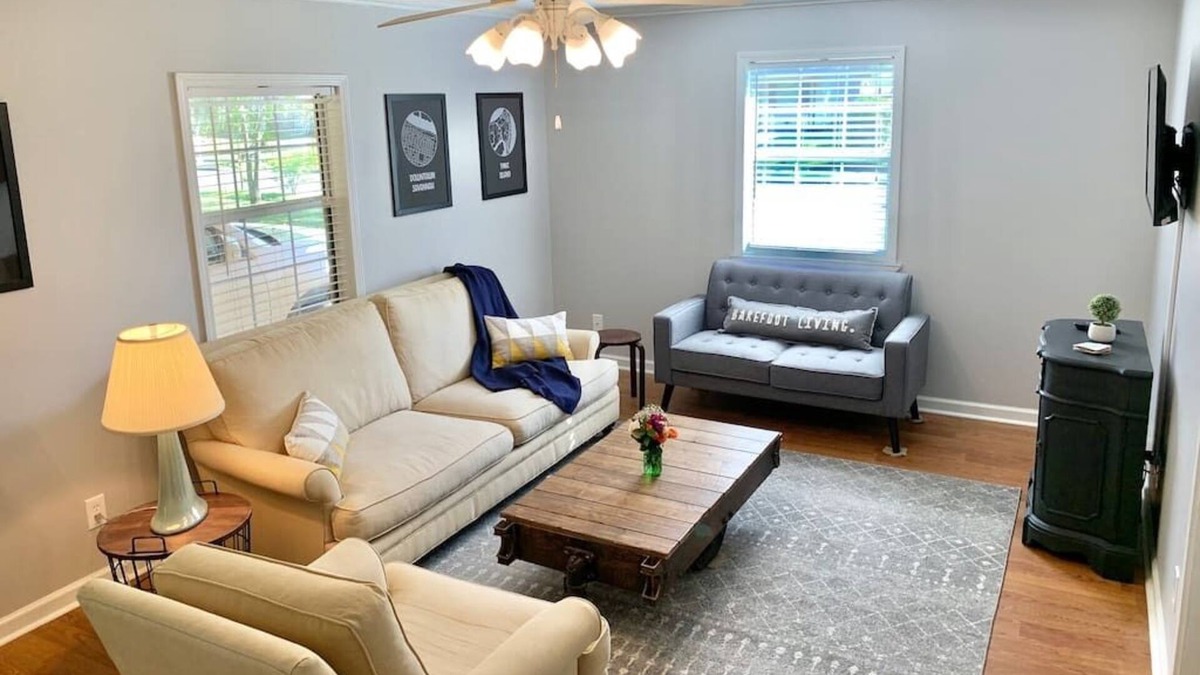 Savannah House | Guest Favorite! Perfect Location Between SAV & TYB