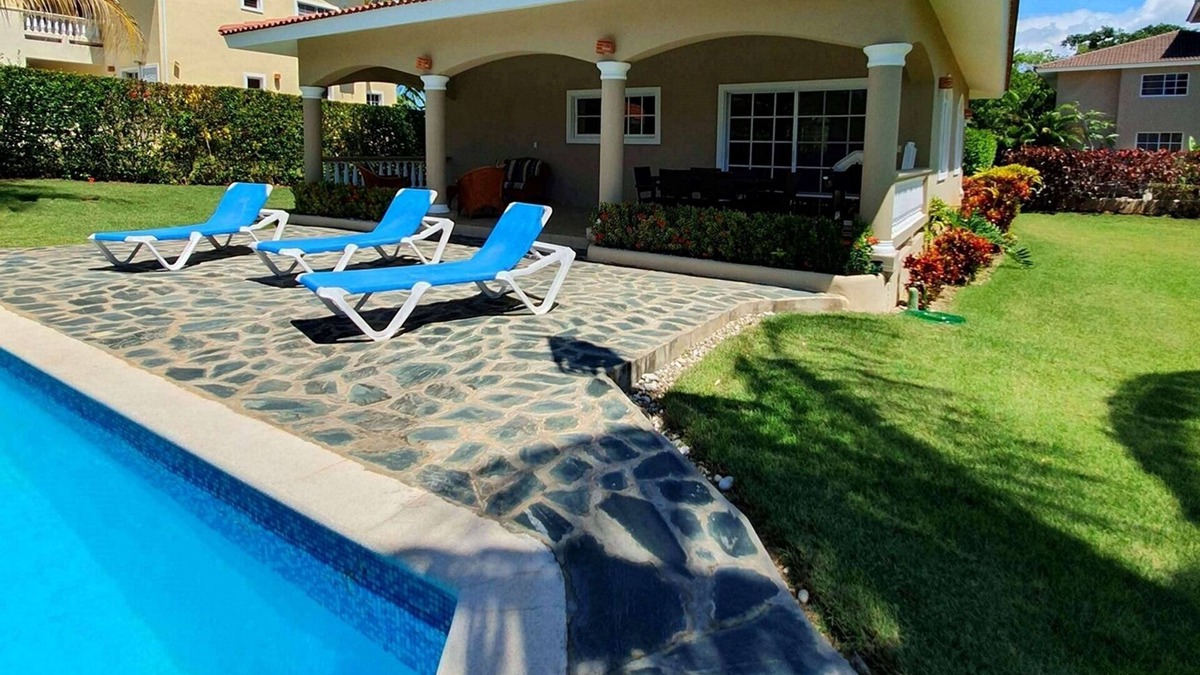 Urbanizacion Tavarez Villa | Guest-friendly villa with pool/tennis/basket/soccer fields, TV/Wifi, near all