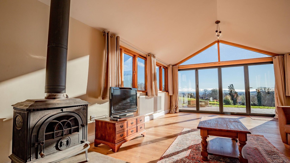 Bromyard House | Guest Homes | Upperley Barn