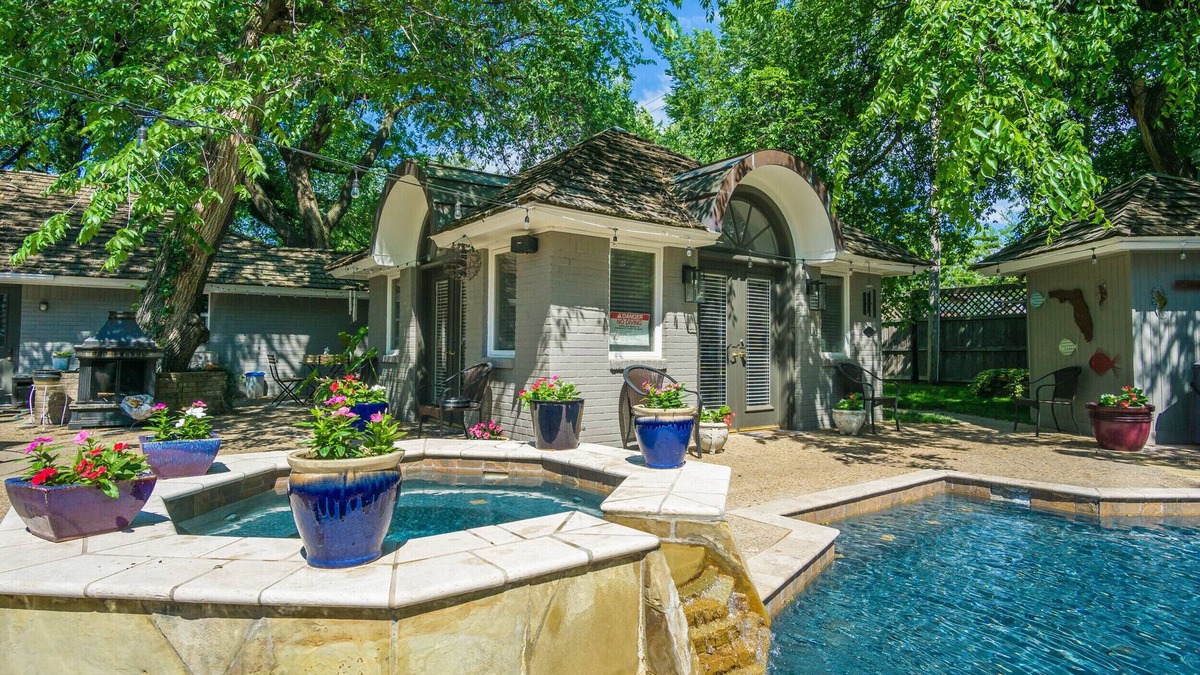 Norman House | GUEST HOUSE 1.5 miles to OU CAMPUS
