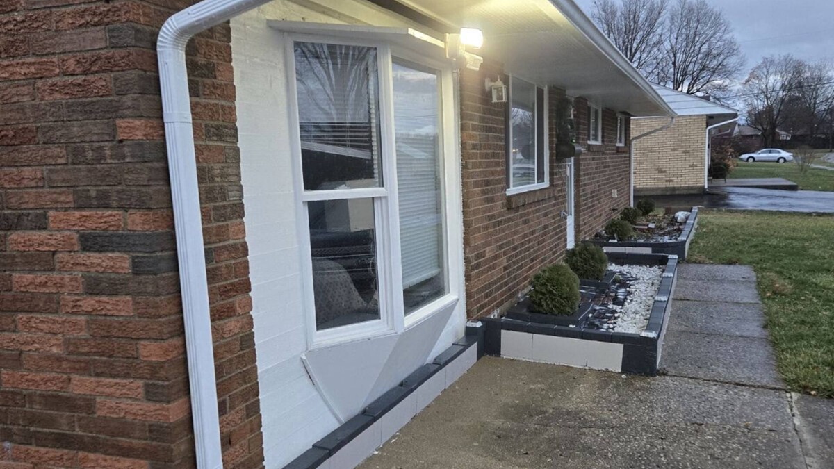 Reynoldsburg House | GUEST-HOUSE #1: Charming 4-bedroom house with AC and Wi-Fi in Reynoldsburg