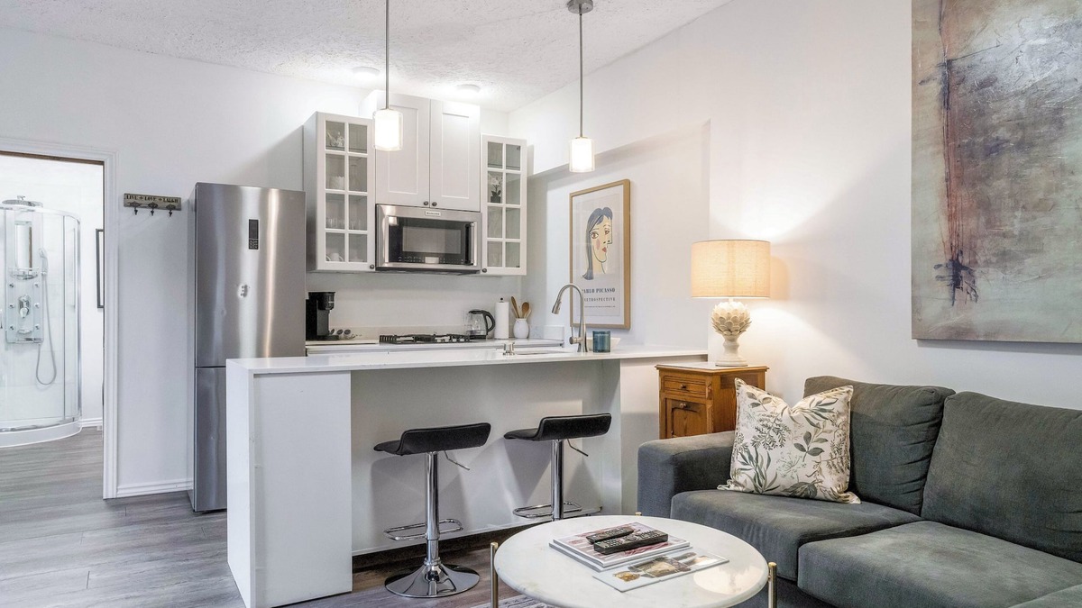 Collingwood House | Guest House 12 min to skiing, Free parking, Downtown Collingwood