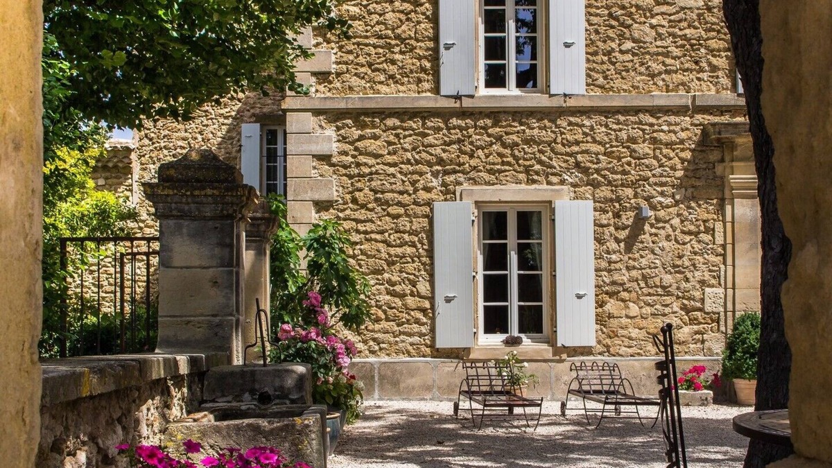 Colonzelle House | Guest House 'Albâtre' with Shared Pool, Shared Terrace and Wi-Fi