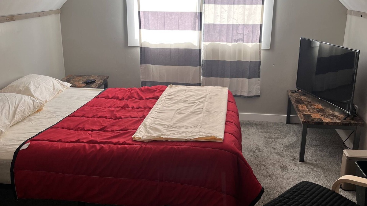 Winnipeg House | Guest House - At heart of Winnipeg close access to the airport and downtown area