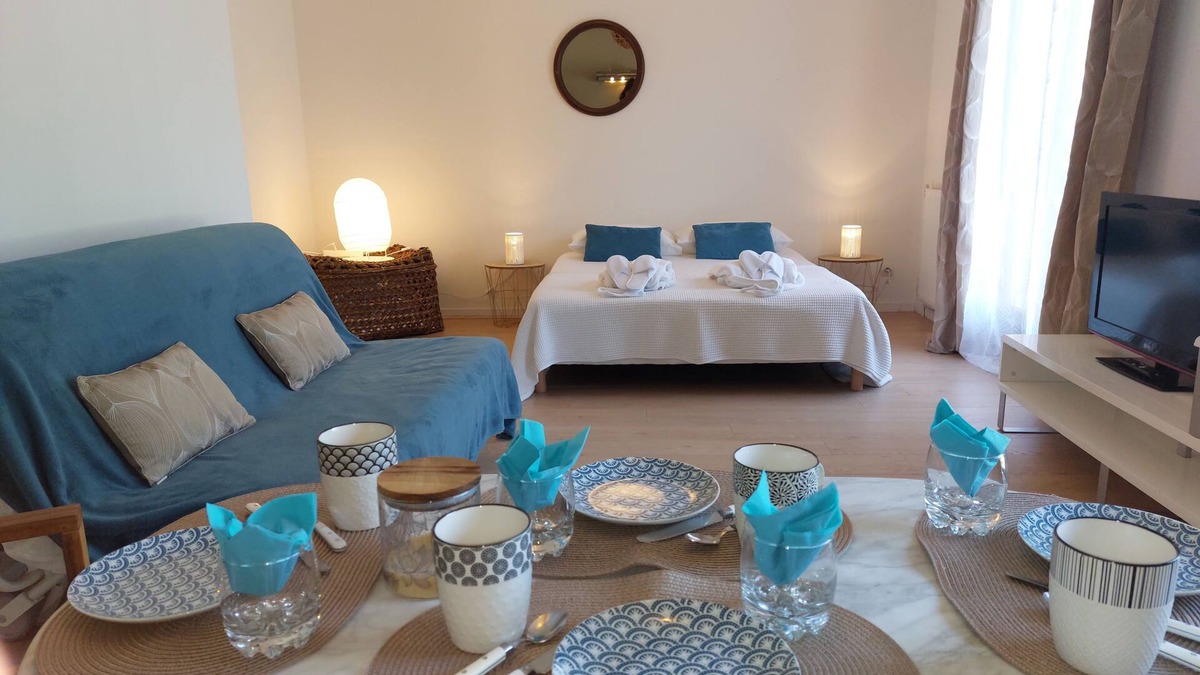 Noaillan Apartment | Guest House BYLAVILLA25 calm and relaxation in the Sauternes region