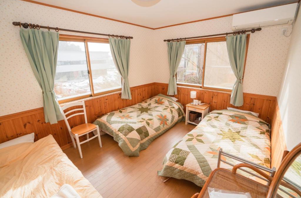 Karuizawa Bed & Breakfast | Guest House Chaconne Karuizawa
