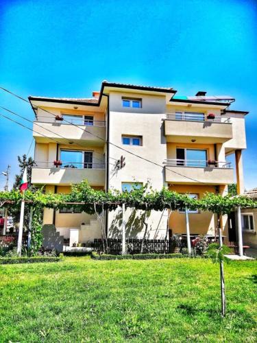 Byala House | Guest House Dimi