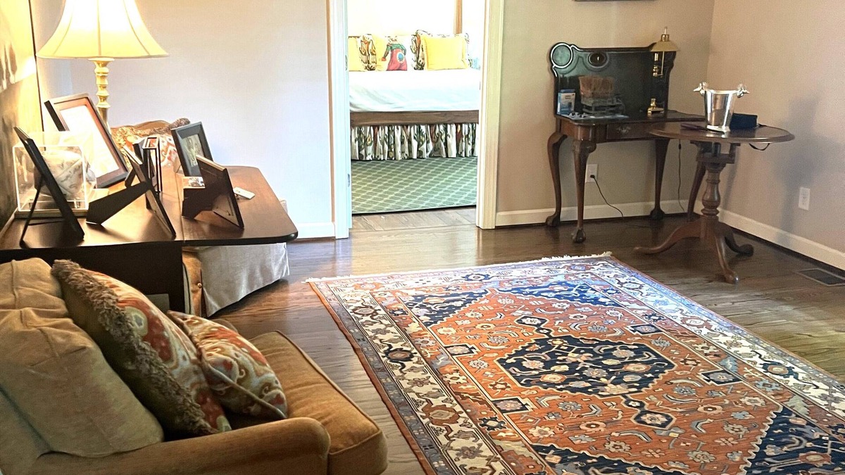 Jamestown House | Guest House In Jamestown, central to High Point and Greensboro