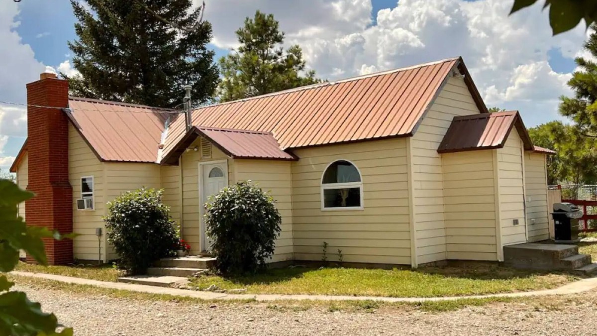 Simms House | Guest house in montana ranch