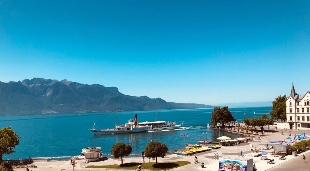 Vevey Hotel | Guest House Le Charlot