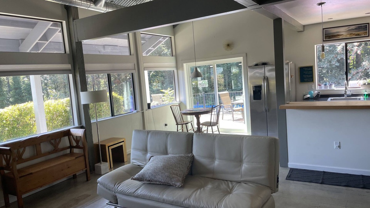 Stafford - Tualatin Valley House | Guest House located in between Lake Oswego and West Linn. 20 Minutes