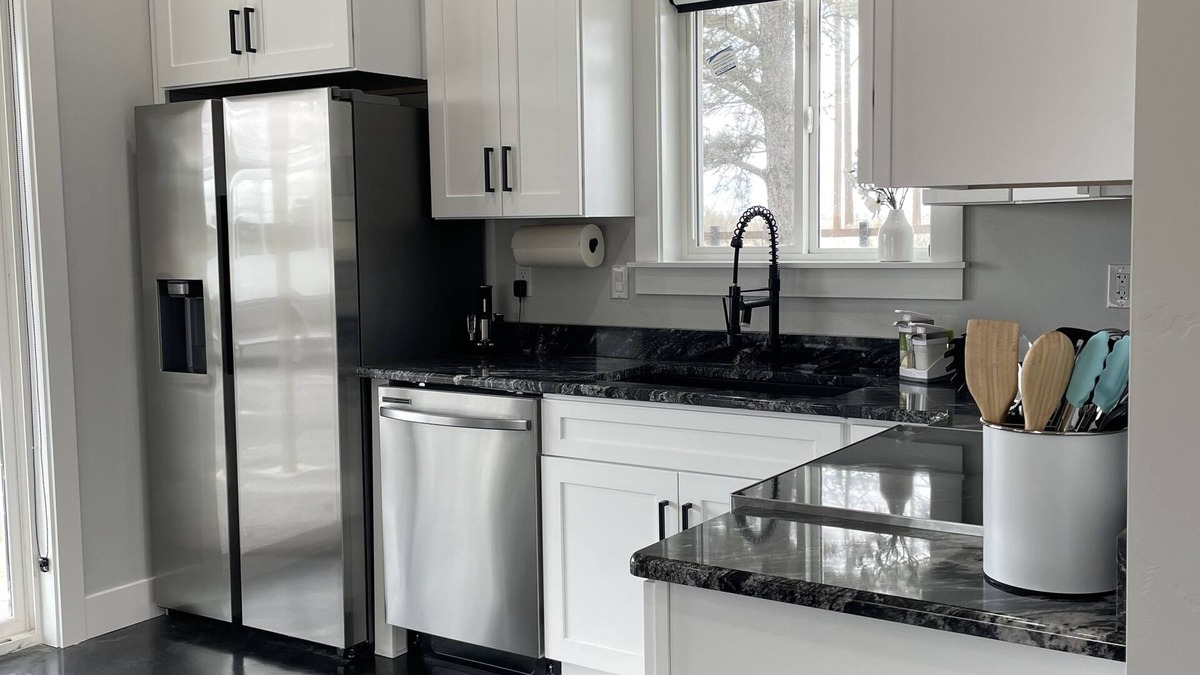 Twin Falls House | Guest House Near Canyon Rim