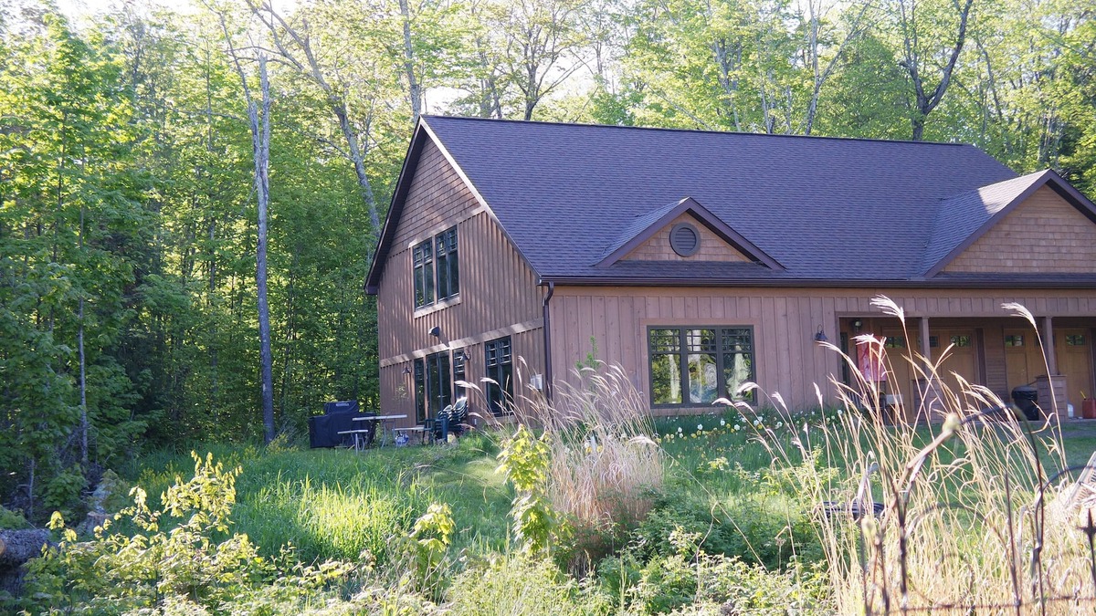 La Pointe House | Guest House on Owners Lakefront Property