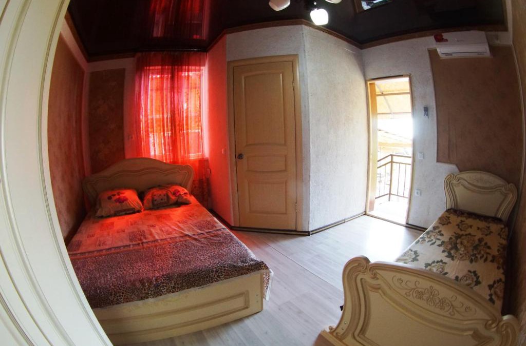 Tsandripsh House | Guest house on Shaumyana