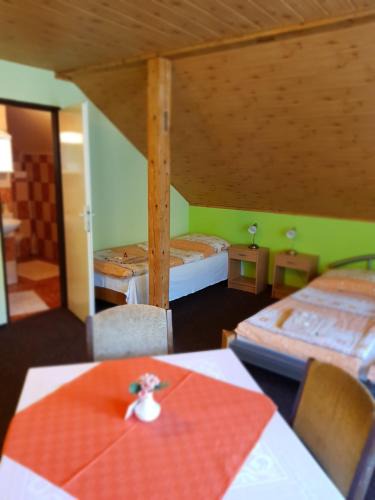 Merklin House | Guest House Pod Lesem Merklín