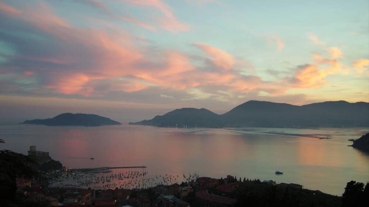 Lerici House | Guest house, sea view cottage CIN IT011016C2066ZHBL9